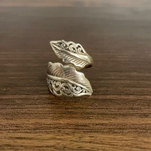 Sterling silver leaf ring